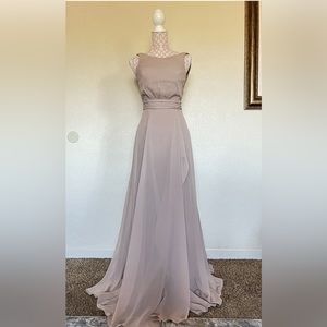 Amsale Colby halter keyhole tie waist floor length gown sz 2